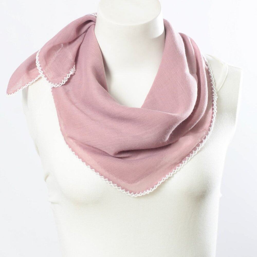 NWT  Scallop Stitched Scarf - Mauve w/ White Trim